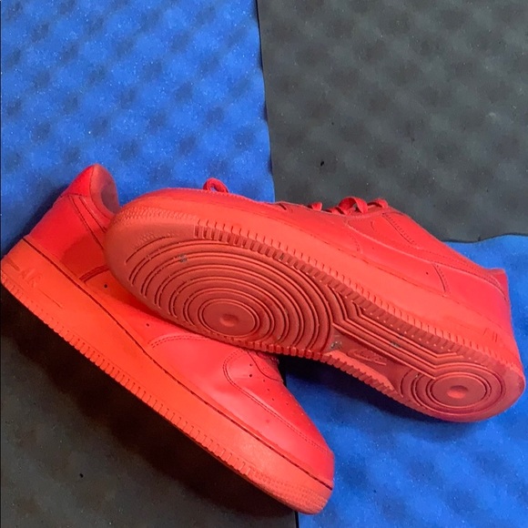 All red af1 - Picture 3 of 3
